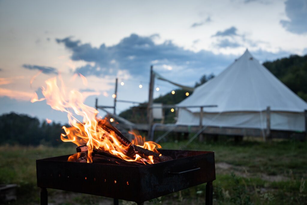 escapada original de San Valentín en un tipi