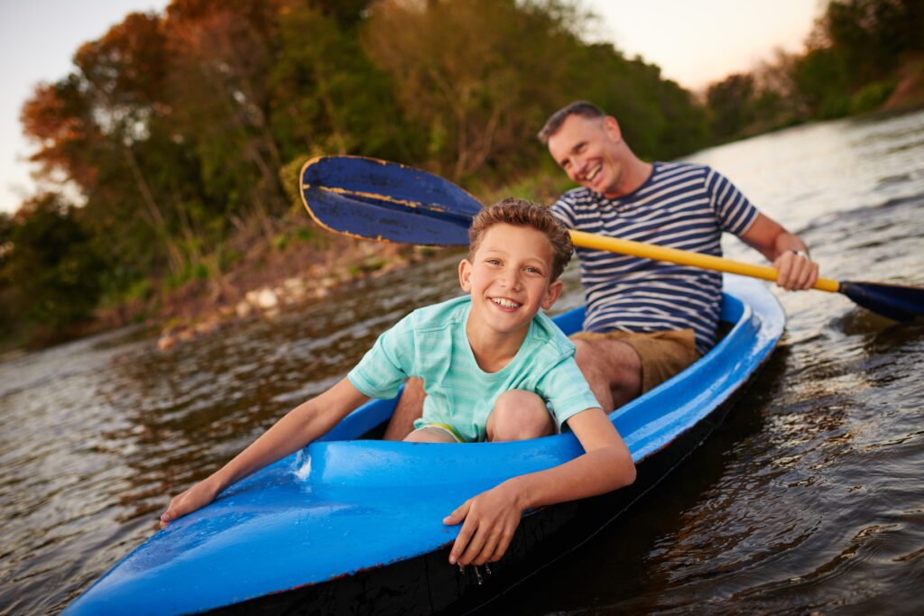 actividad de kayak para celebrar el Día del Padre