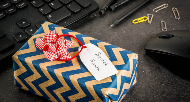 Secret Santa : idées cadeaux et étapes pour en organiser un vous-même